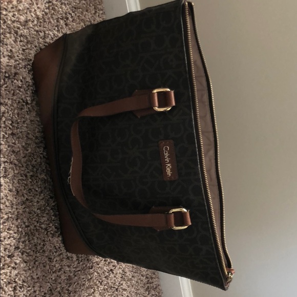 Calvin Klein Handbags - Calvin Klein purse with extra strap